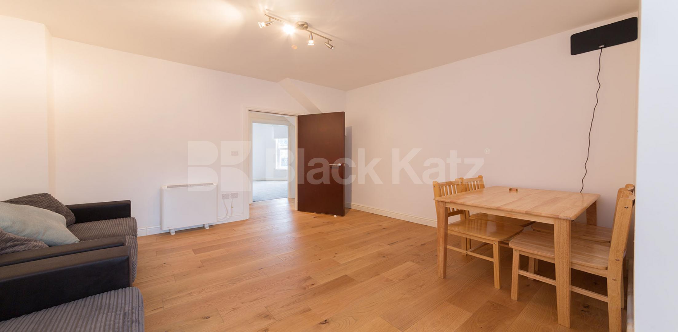 			STUNNING SPACIOUS SPLIT LEVEL 3 BEDROOM FLAT, 3 Bedroom, 1 bath, 1 reception Flat			 Springdale Road , Stoke Newington